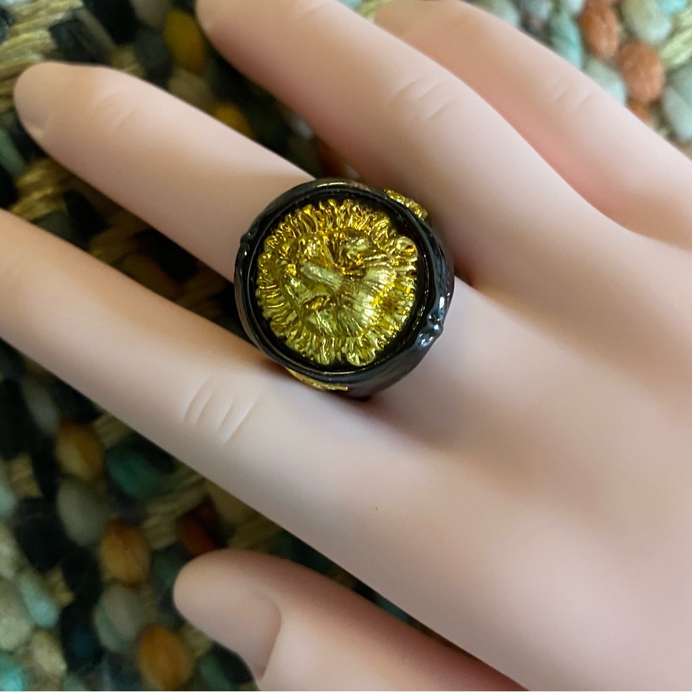 Costume jewelry chunky gun metal tone ring with gold lion